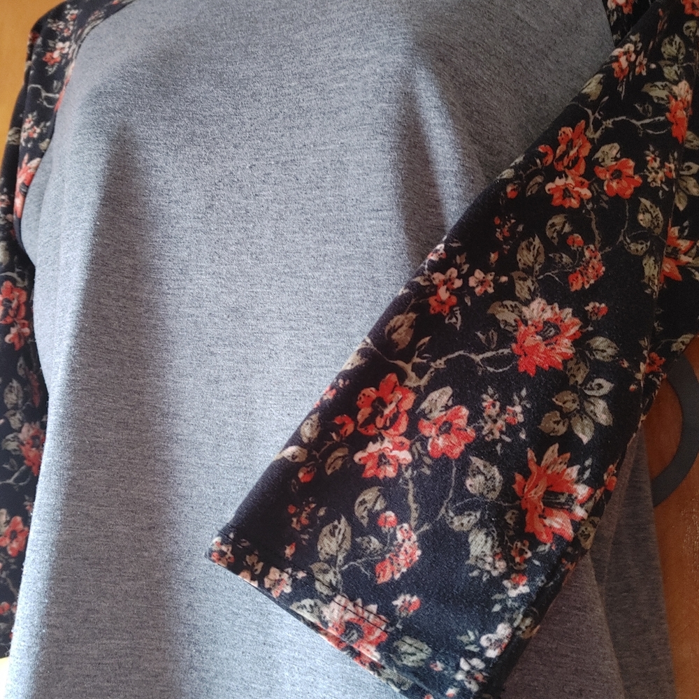 S Grey & Navy Baseball style shirt.